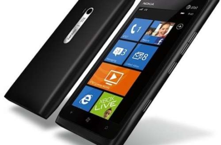 Nokia Lumia 900 w sprzedaży w cenie 2250 zł (wideo)
