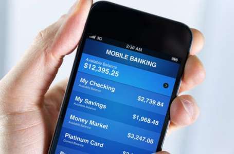 2,5 mln osób korzysta z bankowości mobilnej
