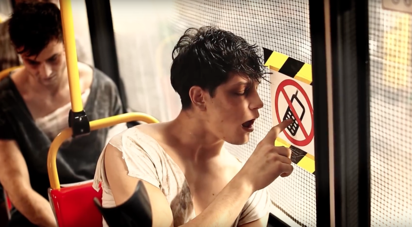 „Odłóż smartfon i żyj” – genialna kampania Tramwajów Warszawskich