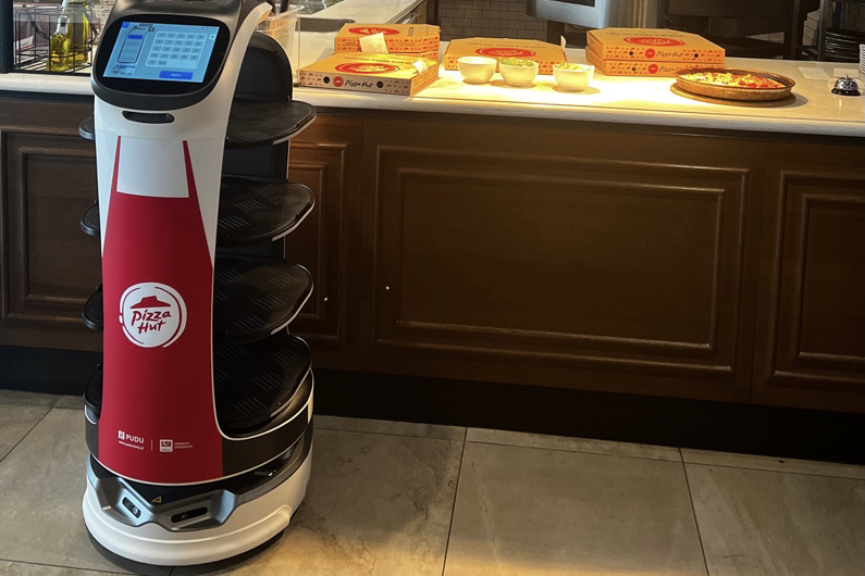 Pizza Hut wprowadza kelnera-robota do swoich restauracji